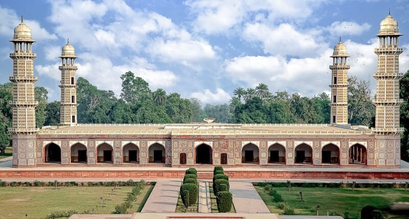 trip to historical sites in pakistan